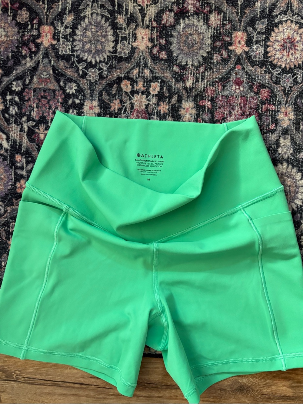 Athleta Salutation Stash 5” shorts